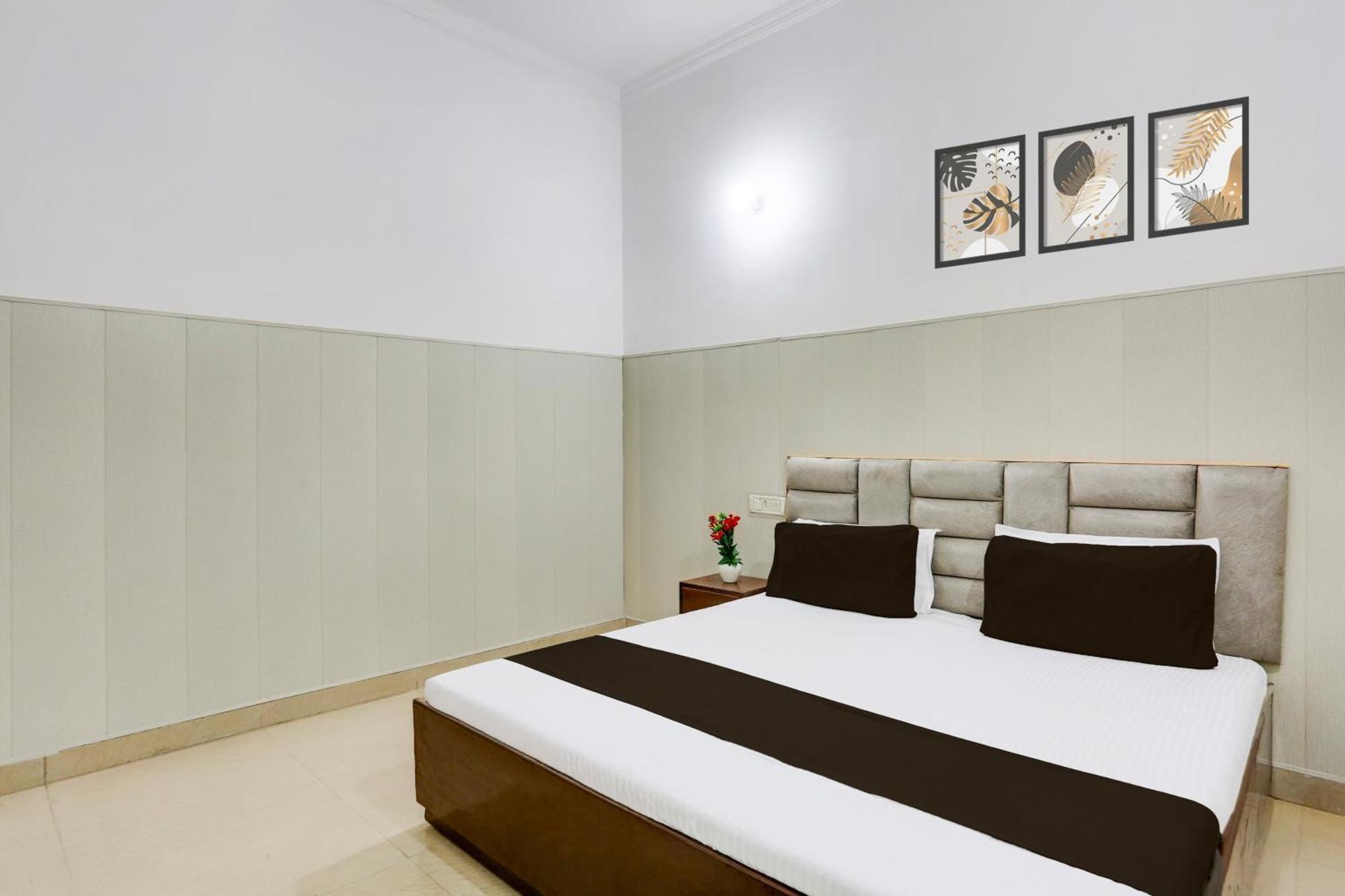 Hotel O Vk Palace Агра Екстериор снимка